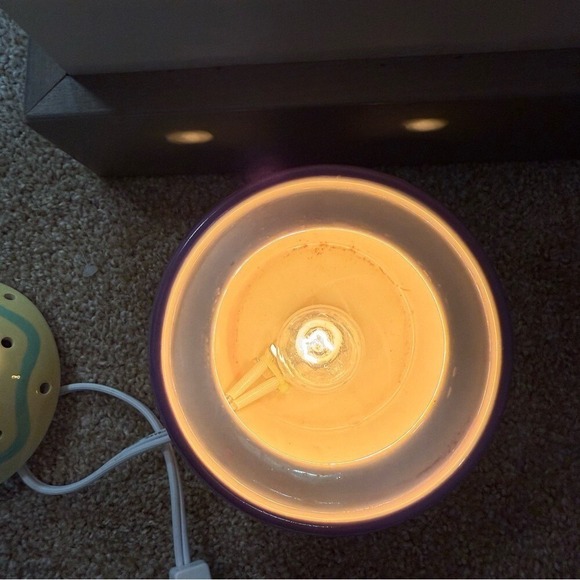 Scentsy Easter Egg Full Size Wax Warmer Plug In Tested Working Pastel Spring - Picture 7 of 7